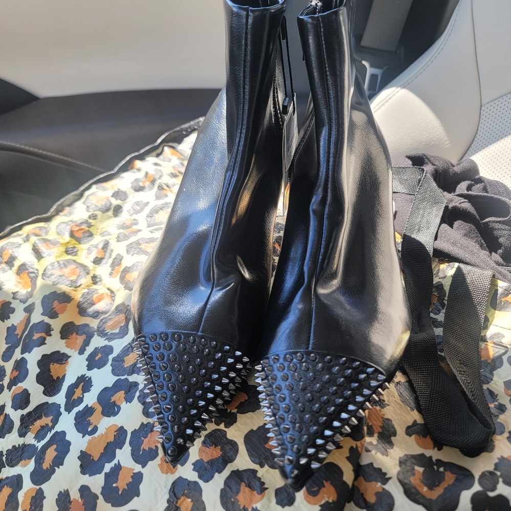 ZARA BOOTIES